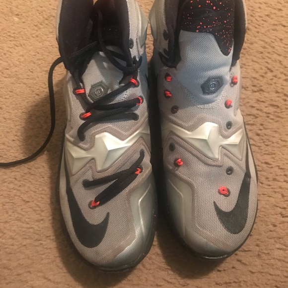 Nike shoes - Picture 5 of 5